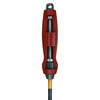 Le rod de nettoyage en carbone Tipton est durable, ne raye pas les canons, et son manche ergonomique permet un nettoyage fluide et efficace.