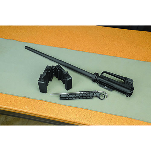 Le kit professionnel Wheeler Delta comprend tout ce qu'il te faut pour l'entretien de ton AR-15 : outils, vise, et un étui de transport sur mesure.
