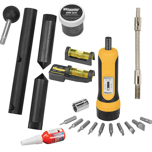 Le Wheeler® Scope Mounting Kit t'aide à aligner et niveler ton scope facilement, avec des outils comme le Level-Level-Level et le F.A.T. Wrench® pour un montage précis.