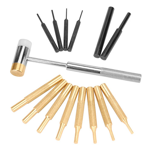 Le set de marteau et poinçons Wheeler comprend un marteau en polymère/laiton et 14 poinçons, idéal pour frapper des goupilles ou ajuster des organes de visée.