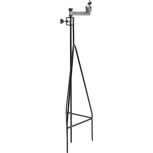 Le BOG Field General Step-In Camera Mount est idéal pour capturer des images de gibier, facile à installer avec ses pieds en forme de cône pour une stabilité parfaite.