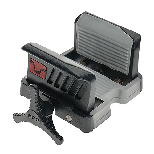 Le DeathGrip™ UltraLite se fixe sur n'importe quel pod avec un montage 1/4 -20 ou 3/8”-16, idéal pour les carabines sportives et modernes.