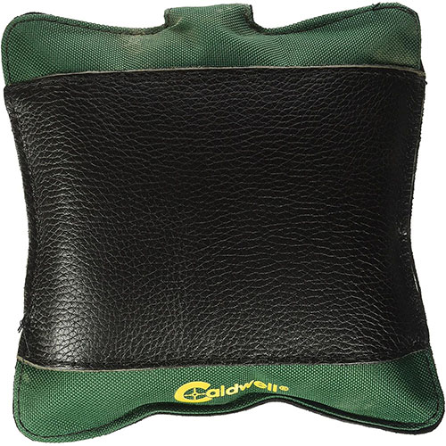 Découvre le Caldwell Bench Accessory Bag No. 2, en cuir et polyester, facile à installer grâce à ses attaches, offrant une base stable et durable pour tes tirs.