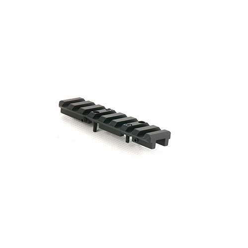 Le Rib-Mounted Picatinny Rail 3.3 s'installe facilement sur les canons ventilés, offrant un profil bas et une compatibilité avec la plupart des accessoires.