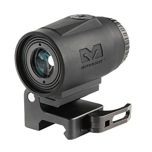 Le Meprolight MMX4 est un grossisseur 4x léger et robuste, idéal pour une identification rapide des cibles, sans besoin de re-zeroing.