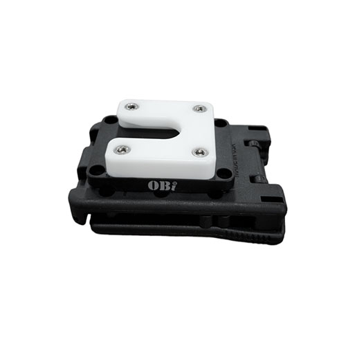 Le Clamp Lock avec TEK-LOK se fixe facilement à ta ceinture ou sangle, offrant une solution de montage sécurisée et polyvalente pour ton équipement.