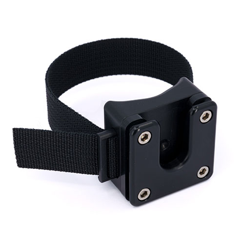 Le GripON s'adapte à divers équipements grâce à son strap ajustable de 9 pouces et son U-Plate Arca pour un montage flexible et sécurisé.