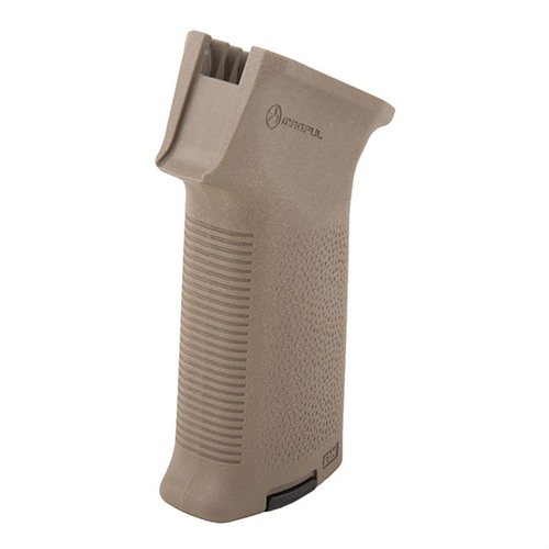 Améliore ton contrôle d'arme avec la MOE AK Grip de MAGPUL, conçue pour un confort optimal et compatible avec les récepteurs renforcés et non renforcés.