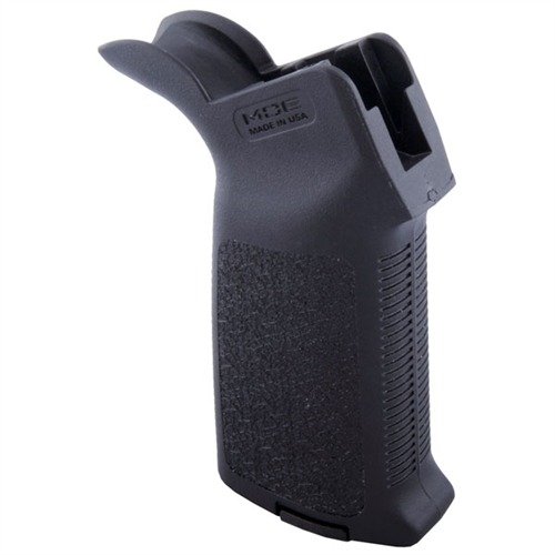 Le grip MOE de Magpul offre une prise solide et confortable, avec une construction en polymère renforcé et une texture antidérapante pour un meilleur contrôle.