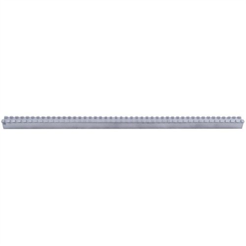Ce rail Picatinny de 18" est usiné CNC pour un montage personnalisé d'accessoires, léger et robuste, avec des fentes précises pour une compatibilité optimale.