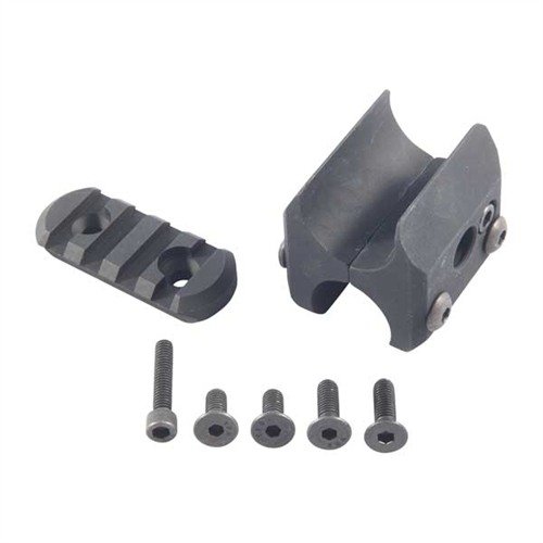 Le clamp en aluminium léger sécurise le tube de magasin et permet de monter des accessoires, comme une lampe tactique, pour un usage optimal.