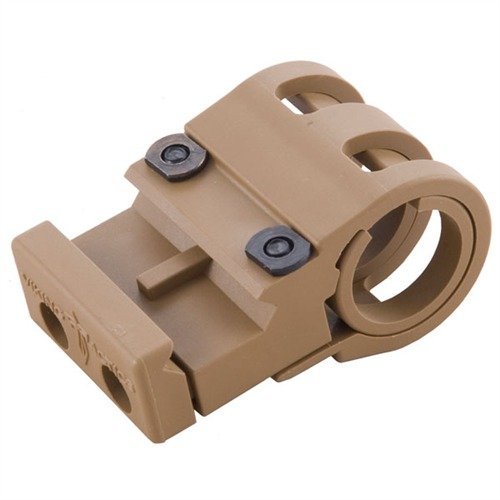 Le support de lampe Viking Tactics est léger, résistant et permet un accès facile à l'interrupteur, s'adaptant à la plupart des lampes sur rail Picatinny.