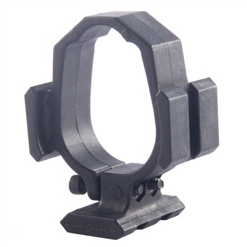 Le RUGER® 10/22® Accessory Band te permet de monter facilement des lampes, lasers et sangles grâce à ses rails Picatinny, sans modifier la crosse.