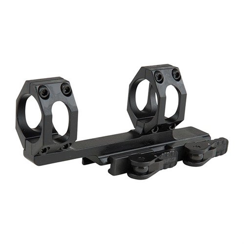Le montage RECON est parfait pour les AR-15, offrant un système de détachement rapide, une construction en aluminium 6061 T6 et un excellent soulagement des yeux.