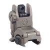 Le viseur arrière MBUS GEN 2 de MAGPUL est léger, déployable d'une main, et offre une visée de secours fiable avec deux ouvertures ajustables.