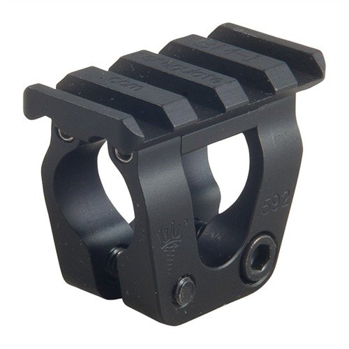 Le BM-1 d'RS Regulate se fixe facilement sur les fusils AKM avec un canon de 0,59", offrant 4 slots Picatinny et un positionnement presque à 360°.
