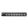 Le rail modulable MK-8 M-LOK de 15" est léger, ergonomique et permet de fixer des accessoires à intervalles de 45°, offrant robustesse et performance.