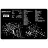 Le TEKMAT PISTOL GUN MAT protège ta arme pendant le nettoyage avec son dessus en polyester doux et son dos en néoprène antidérapant, facile à nettoyer.