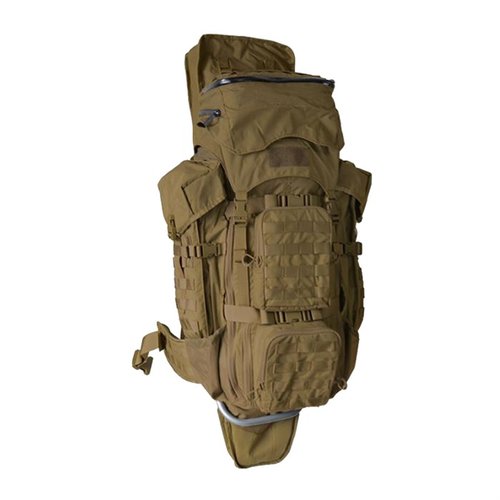 Le Eberlestock G4 Operator Pack, idéal pour les snipers, offre 4,100 pouces cubes de stockage, un scabbard pour fusil et un cadre Intex II pour plus de stabilité.