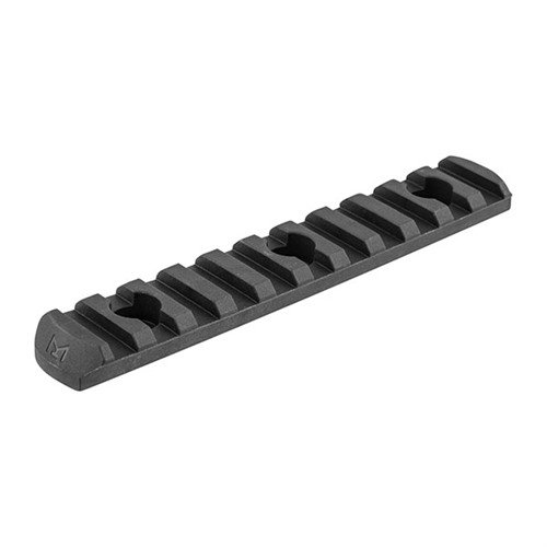 Le rail M-LOK en polymère MAGPUL te permet d'ajouter facilement des accessoires Picatinny sur ton AR-15, alliant légèreté, robustesse et facilité d'installation.