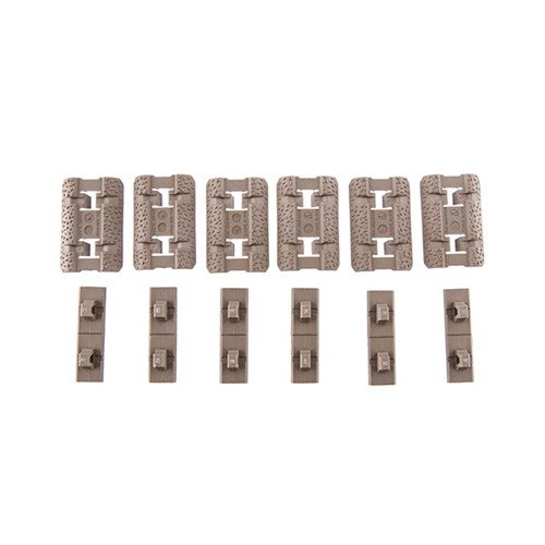 Les couvertures M-LOK Type 2 de Magpul offrent une installation facile, une texture antidérapante et un design personnalisable pour un look unique.