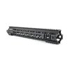 Le rail Super Modular MK4 M-LOK™ est ultra-léger, avec des sections picatinny intégrées et des fentes M-LOK pour une modularité optimale et un poids réduit.