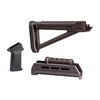Améliore ton AK-47 avec le kit Magpul MOE : crosse fixe ergonomique, garde-main M-LOK, grip antidérapant et rangement intégré pour une maniabilité optimale.