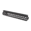 Le handguard BCM KMR Alpha de Bravo Company offre une flottabilité pour une meilleure précision, des slots KeyMod™ et une construction en aluminium léger et robuste.