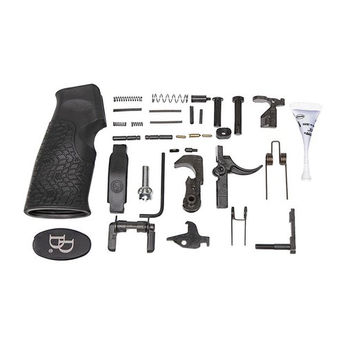 Le kit AR-15 LOWER PARTS de Daniel Defense te permet d'assembler ton propre AR-15 avec des pièces de haute qualité, compatibles avec divers receivers.
