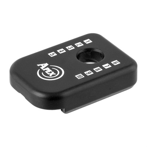Le J-Plate remplace la base d'origine des Magpul GL9 PMAG, en aluminium anodisé, pour un poids supplémentaire et des changements de chargeurs rapides.