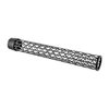 Le handguard EDGE en fibre de carbone t'offre légèreté et robustesse, avec installation facile et possibilité d'ajouter des accessoires grâce au rail Picatinny.