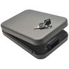 Le Snap Safe Lock Box offre un stockage sécurisé pour tes armes et objets de valeur, avec une construction en acier robuste et un câble en acier de 16 gauge.
