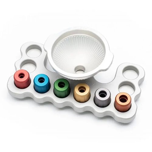 Le MASTER FUNNEL KIT d'AREA 419 offre des têtes interchangeables spécifiques à chaque calibre, un design en aluminium sans électricité statique et un flux optimisé.
