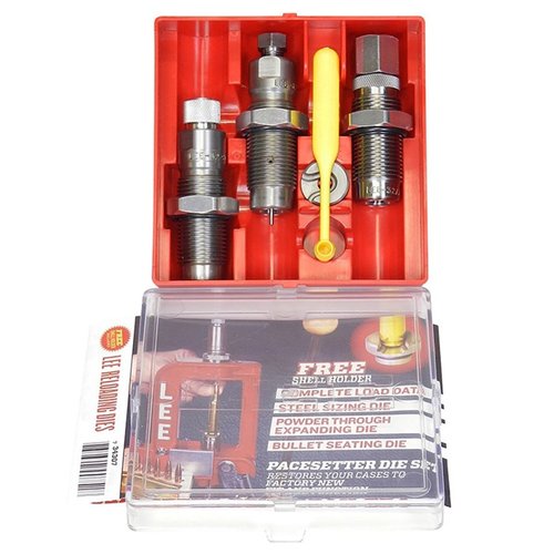 Le set de dies en acier Lee 3-Die pour carabine inclut un Full Length Sizing Die, un Bullet Seating Die, et un Powder Through Expanding Die, parfait pour tes rechargements!