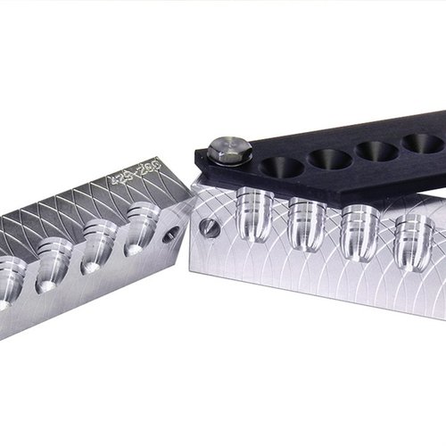 Ce moule en aluminium de 6 cavités pour balles de 22 calibre (0.225") est résistant à la rouille et offre une excellente précision pour tes rechargements.
