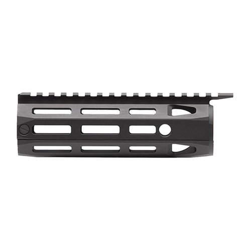 Améliore ton AR-15 avec le rail Omega M-LOK de Daniel Defense : installation facile, design léger, et fabrication en aluminium de qualité aéronautique.