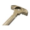 Le Strike Latchless Charging Handle offre une construction en aluminium robuste, un mécanisme à ressort caché et un confort optimal pour une utilisation fiable sur ton AR15.