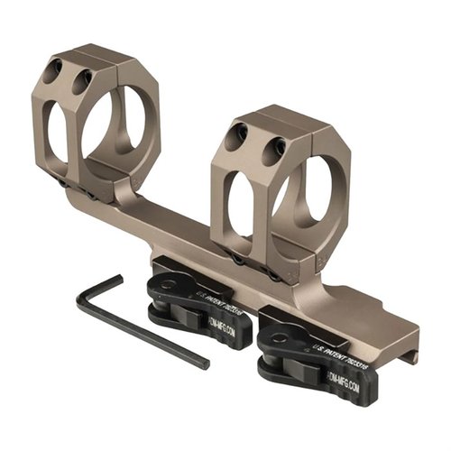 Le montage RECON est parfait pour ton AR-15, offrant un système de détachement rapide, une construction en aluminium 6061 T6 et un excellent soulagement des yeux.