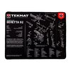 Le TekMat Ultra 20 est imperméable, résistant aux rayures et aux produits chimiques, avec des schémas pour un démontage facile de ton Beretta 92.