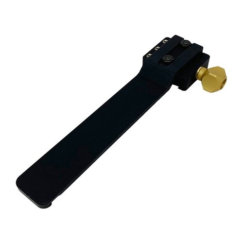 Le RailChanger d'AREA 419 avec clamp ARCALOCK te permet de fixer facilement des sacs de soutien, offrant une utilisation mains libres sur divers terrains.