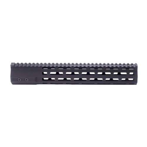 Découvre le rail T.R.I.M M-LOK de Wilson Combat : léger, robuste, installation rapide, et compatible avec de nombreux accessoires pour un tir dynamique confortable.