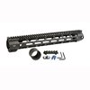 Améliore ton AR .308 avec le handguard Combat Rail M-LOK de Midwest Industries, léger, durable et équipé de plusieurs points de fixation et rails M-LOK.