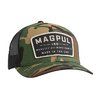 Découvre la casquette GO BANG TRUCKER de MAGPUL, avec un design structuré, un dos en mesh pour la respirabilité et un ajustement snap back pour un confort optimal.
