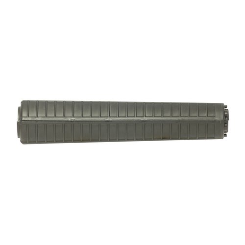Les garde-mains A2 Double Star en polymère noir offrent un look rétro pour ton M16, avec protection en aluminium et construction durable pour une utilisation intensive.