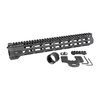 Le handguard Combat M-LOK pour AR-15 est fabriqué en aluminium, offre un design free-float, 7 points M-LOK et un rail Picatinny pour personnaliser ton arme.