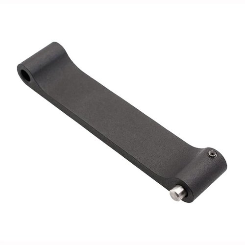 Améliore le confort et la sécurité de ton AR-15 avec l'AR-15 Trigger Guard Assembly de CMMG, conçu pour un ajustement parfait et une durabilité accrue.