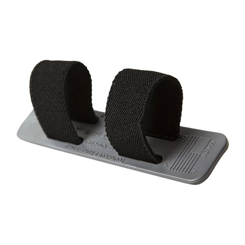 Le holder Tourniquet NOW!™ est compact, sécurisé et facilement accessible, idéal pour monter sur n'importe quelle plateforme MOLLE avec 3 boucles verticales.