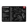 Le TEKMAT Pistol Gun Cleaning Mat protège ta arme avec un dessus en polyester doux et un fond en caoutchouc néoprène antidérapant, tout en offrant un schéma détaillé.