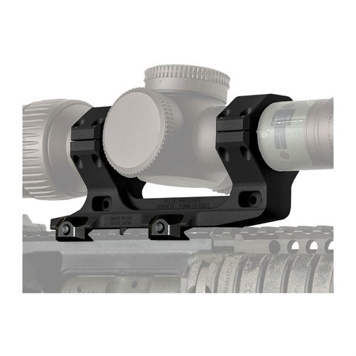 Le mount AUS de Reptilia est fabriqué en aluminium 7075-T6, s'installe facilement sur un rail Picatinny et est garanti à vie contre les défauts de fabrication.
