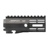 Le handguard ATLAS R-ONE M-LOK est léger, robuste et facile à installer, avec un système de fixation ATLAS pour une stabilité optimale et un rail Picatinny complet.